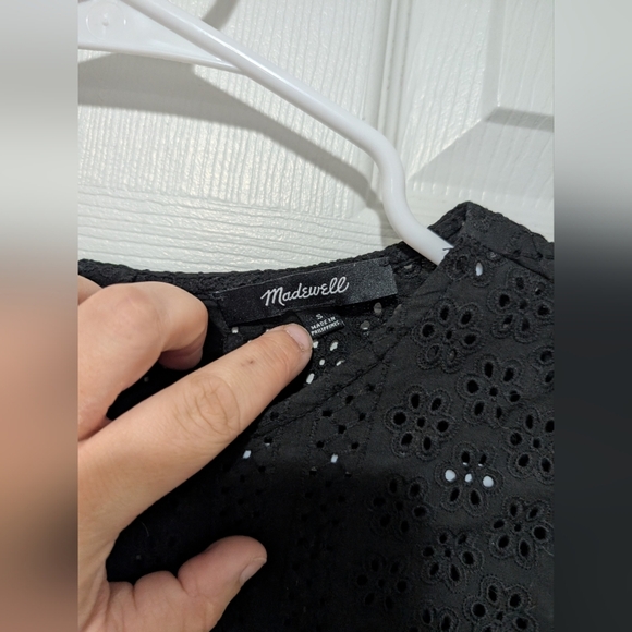 Madewell,‎ Size Small, Black Eyelet Tiered Button Back Top, - Picture 4 of 6